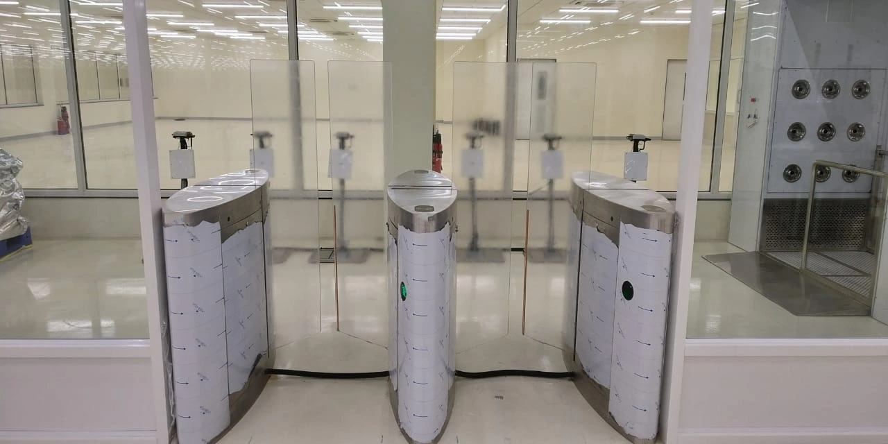 ESD Full Height Flap Barrier